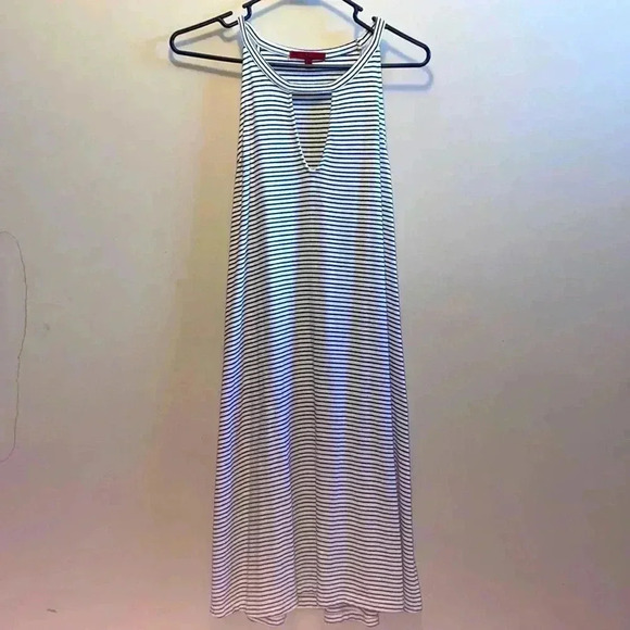 Dress - Picture 1 of 6